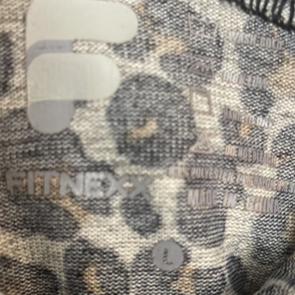 Animal print top - Picture 8 of 8